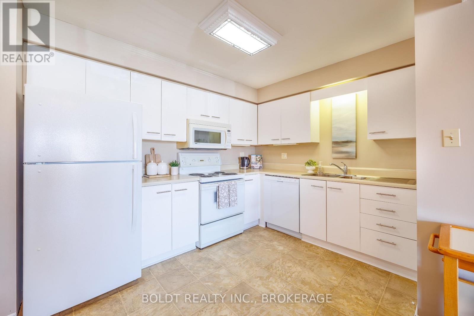 313 - 78 Roehampton Avenue, St. Catharines, Ontario  L2M 7W9 - Photo 6 - X13109894