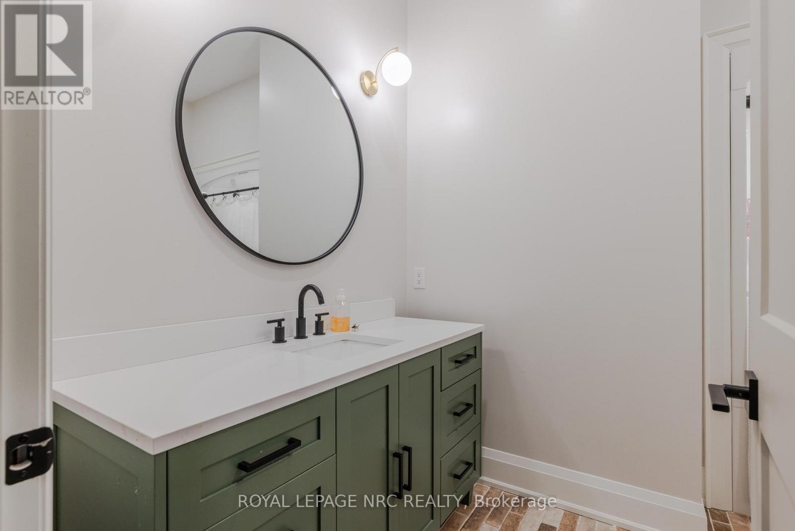 16 Swan Ave Avenue, Pelham, Ontario  L3B 5N5 - Photo 26 - X13110048