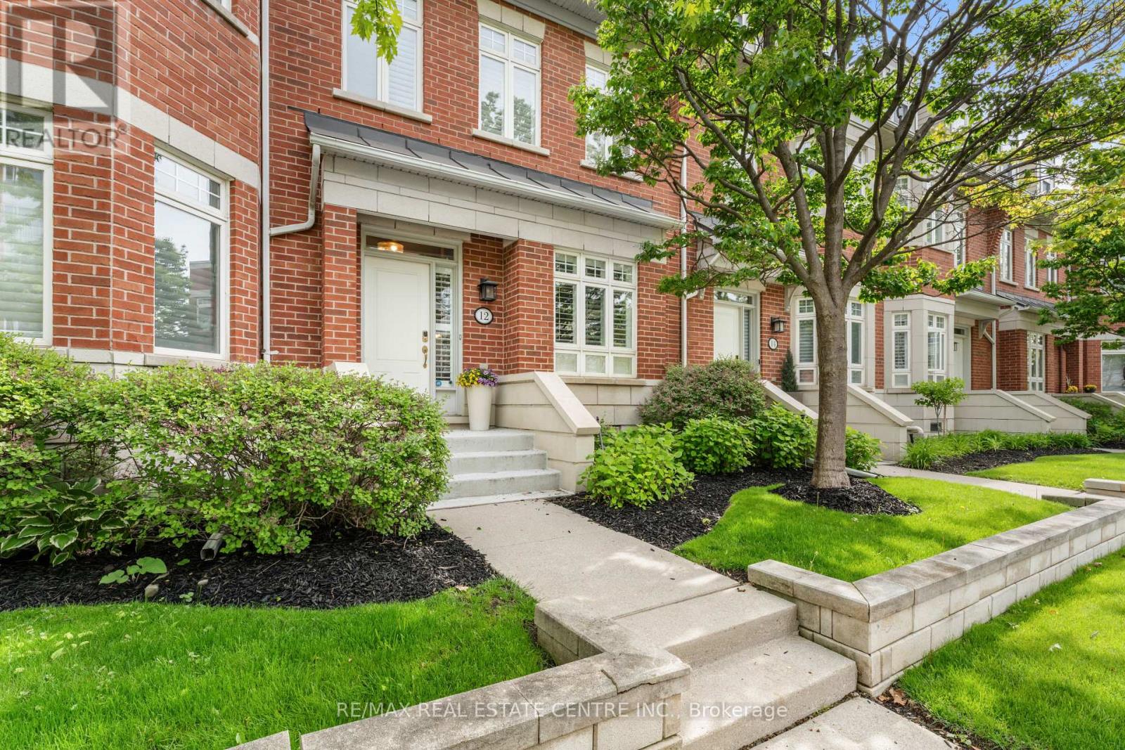 12 St. Lawrence Drive, Mississauga, Ontario  L5G 4V1 - Photo 2 - W13109276