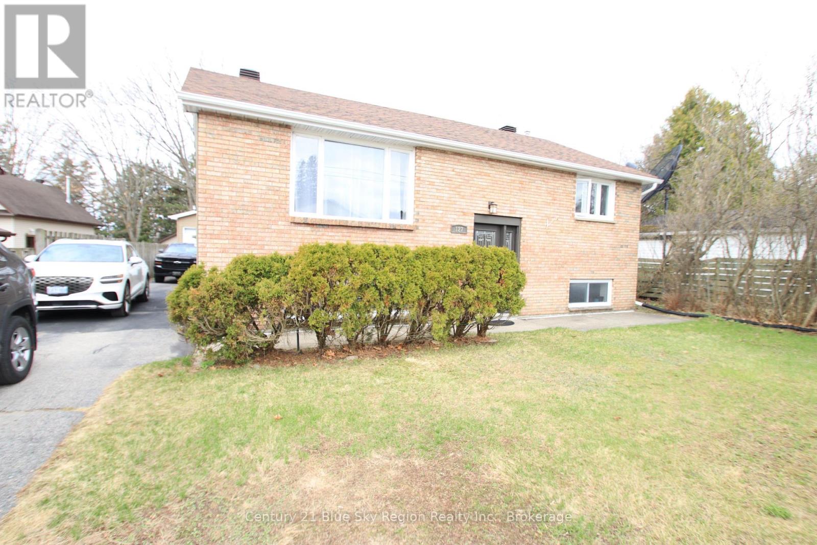 127 BENNETT STREET, North Bay, Ontario