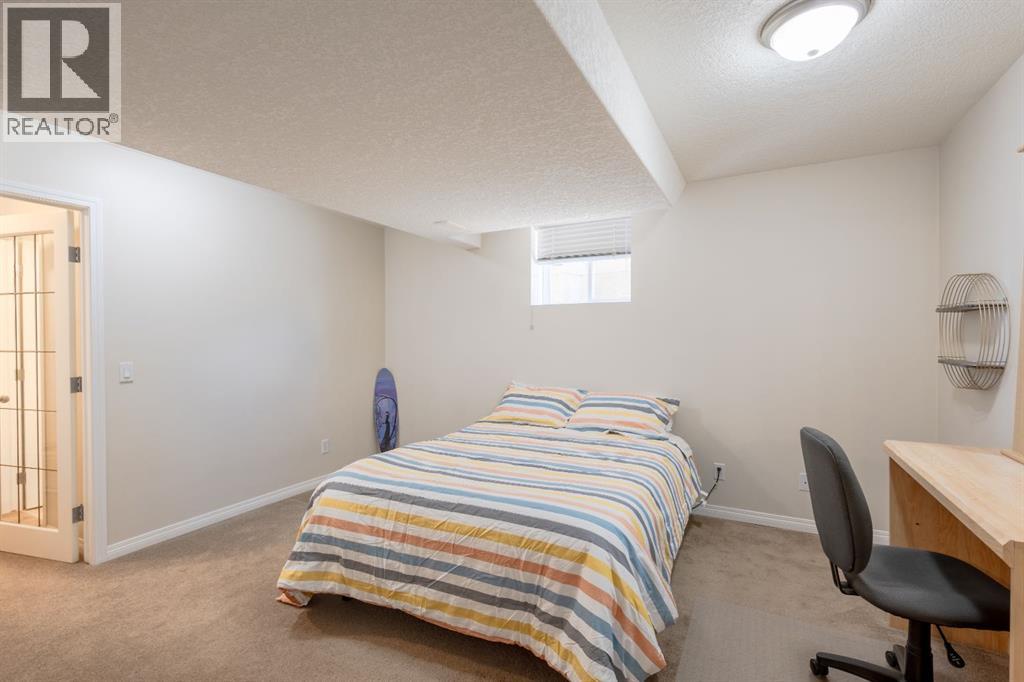 37 Royal Birch Close NW, Calgary, Alberta  T3G 5N8 - Photo 18 - A2308994
