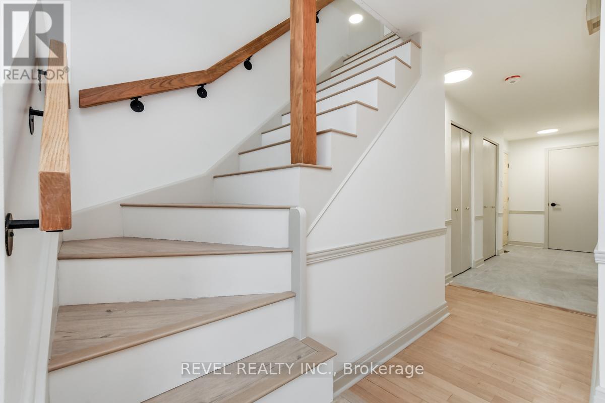 5 Sandhurst Court, Ottawa, Ontario  K1V 9W9 - Photo 2 - X13109852