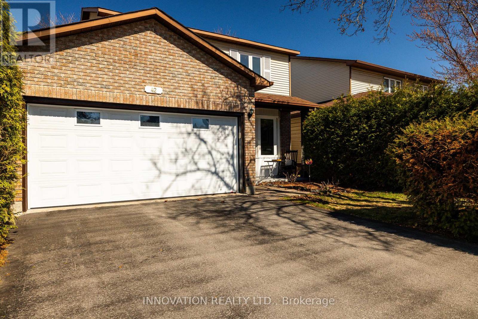 42 Liston Crescent, Ottawa, Ontario  K2L 2W4 - Photo 2 - X13110012