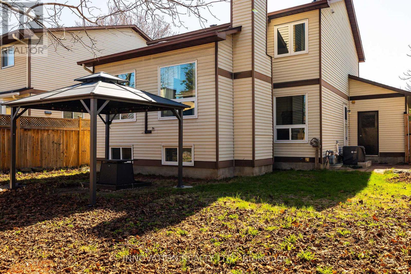42 Liston Crescent, Ottawa, Ontario  K2L 2W4 - Photo 8 - X13110012