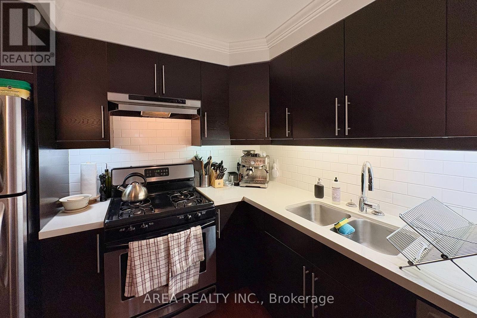 476 Crawford Street, Toronto, Ontario  M6G 3J8 - Photo 5 - C13109732