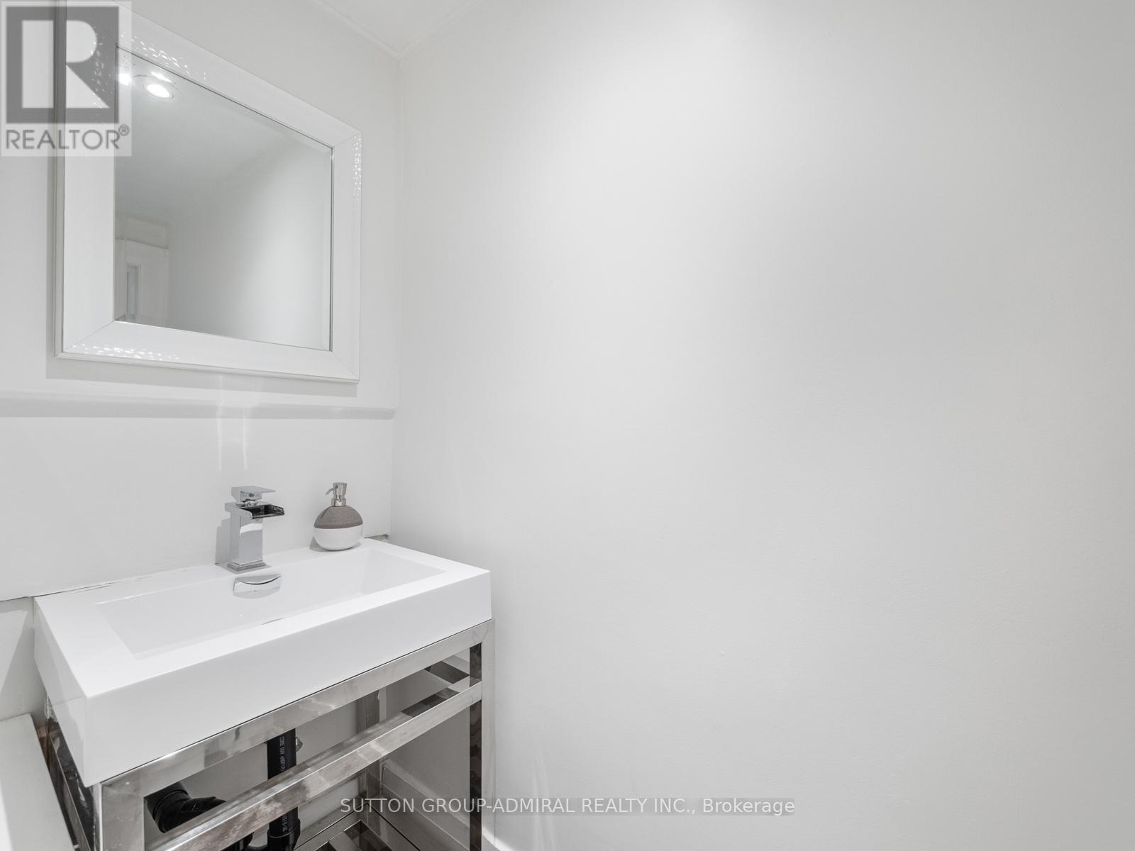 7 Glenarden Road, Toronto, Ontario  M6C 3J8 - Photo 17 - C13109810