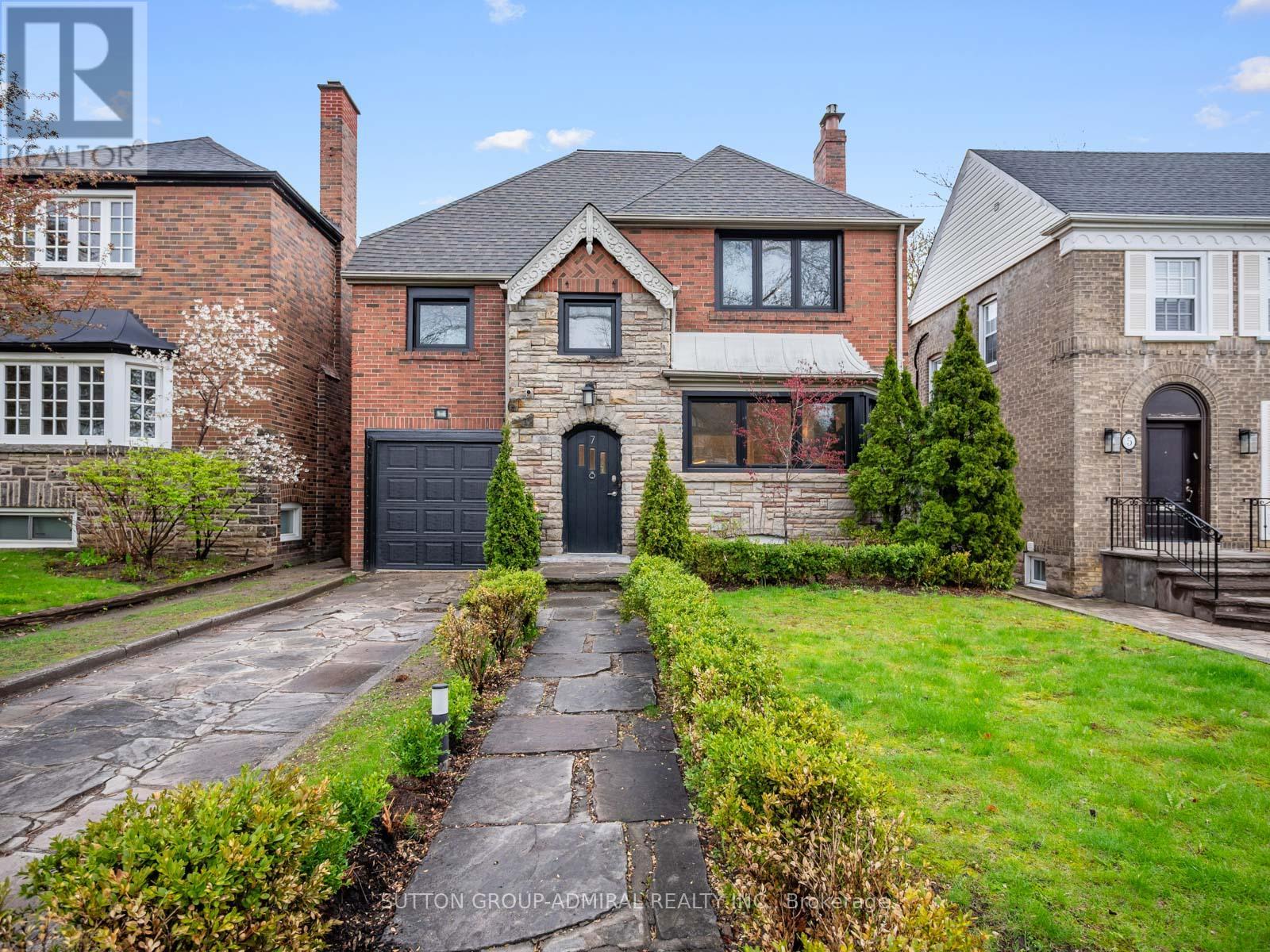 7 Glenarden Road, Toronto, Ontario  M6C 3J8 - Photo 2 - C13109810