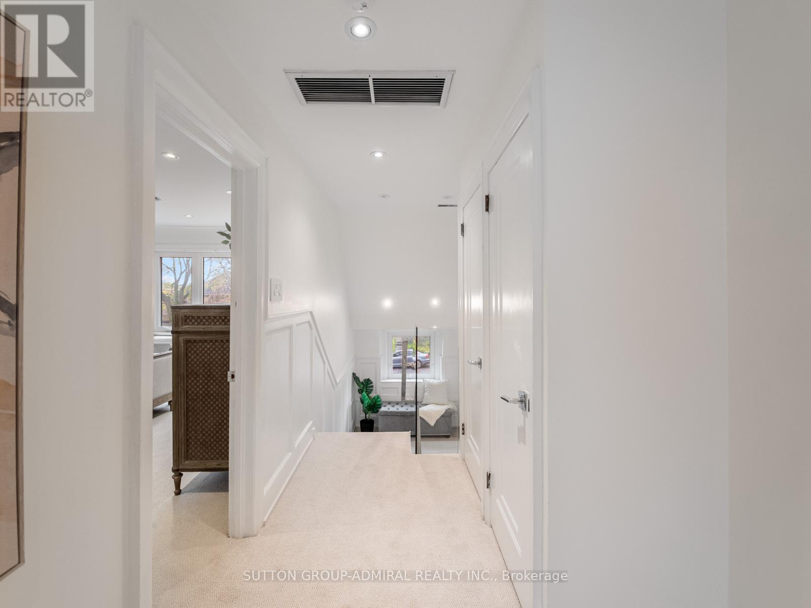 7 Glenarden Road, Toronto, Ontario  M6C 3J8 - Photo 21 - C13109810