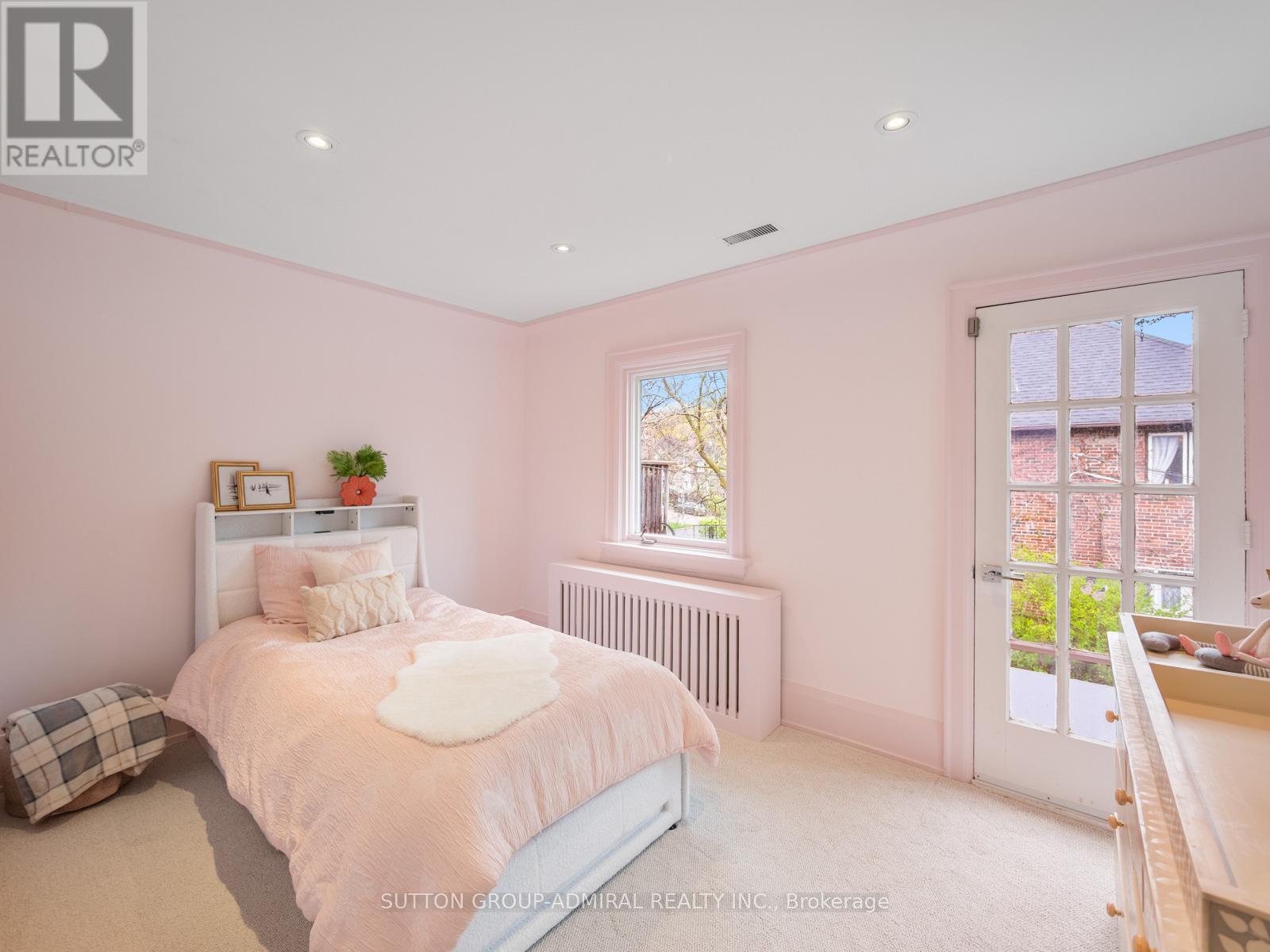 7 Glenarden Road, Toronto, Ontario  M6C 3J8 - Photo 23 - C13109810