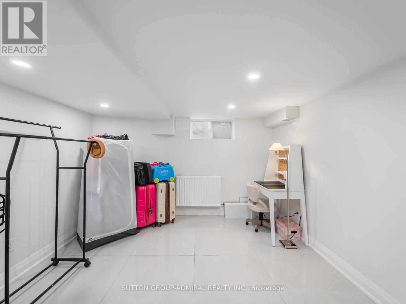 7 Glenarden Road, Toronto, Ontario  M6C 3J8 - Photo 31 - C13109810
