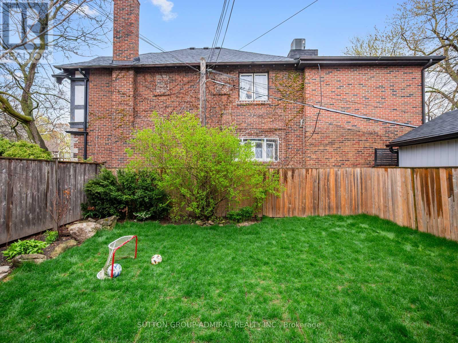 7 Glenarden Road, Toronto, Ontario  M6C 3J8 - Photo 32 - C13109810