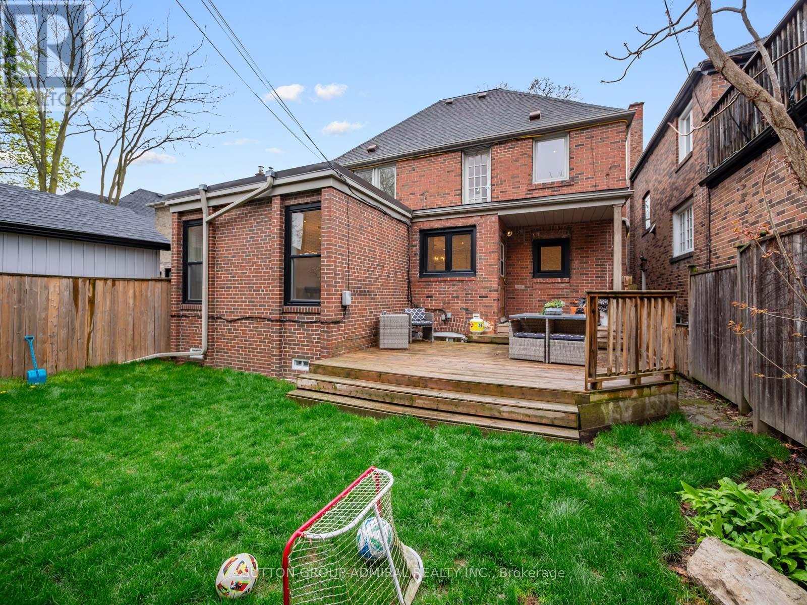 7 Glenarden Road, Toronto, Ontario  M6C 3J8 - Photo 34 - C13109810