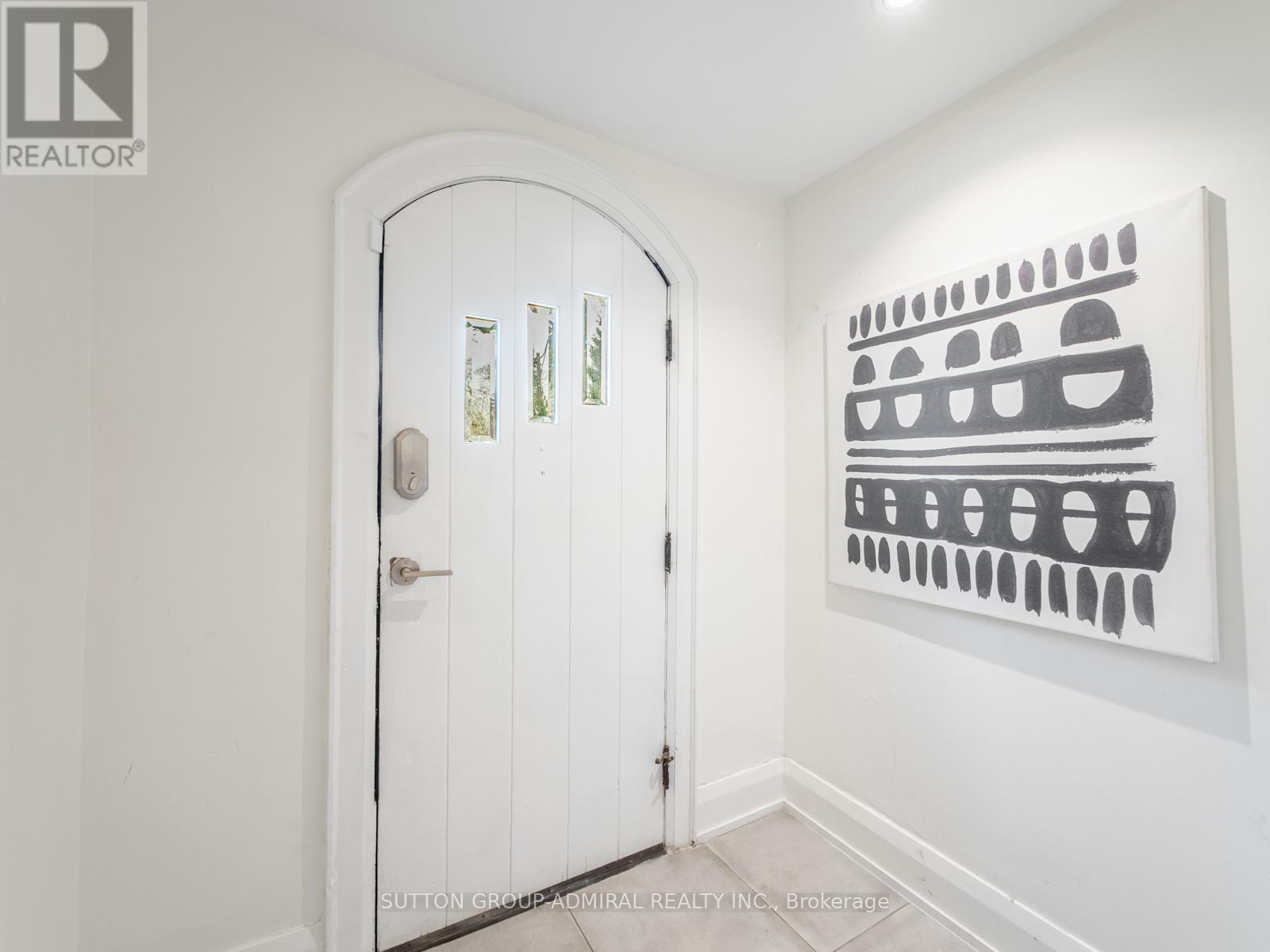 7 Glenarden Road, Toronto, Ontario  M6C 3J8 - Photo 4 - C13109810