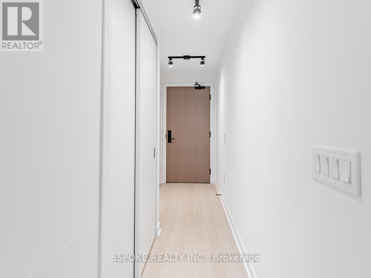 1404 - 195 Mccaul Street, Toronto, Ontario  M5T 0E5 - Photo 2 - C13109814