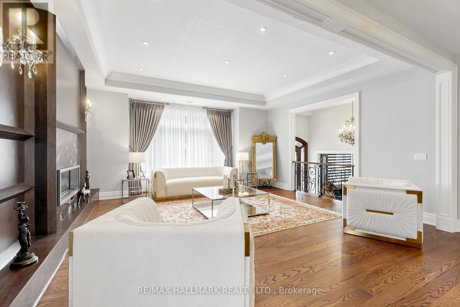 50 Lloydminster Crescent, Toronto, Ontario  M2M 2S1 - Photo 4 - C13109938