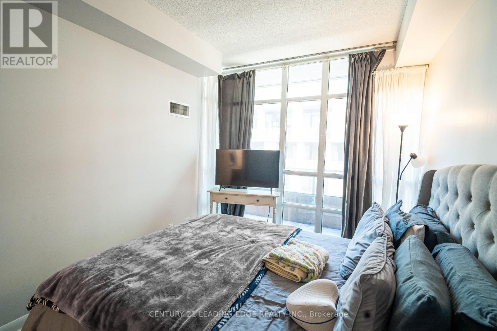 517 - 15 Bruyeres Mews, Toronto, Ontario  M5V 0A7 - Photo 14 - C13103460