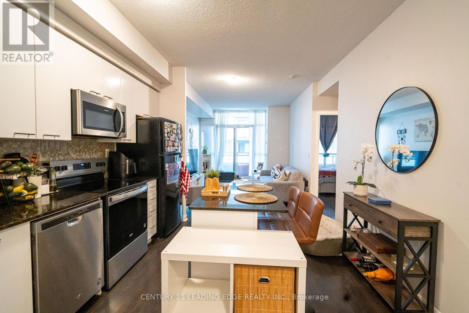 517 - 15 Bruyeres Mews, Toronto, Ontario  M5V 0A7 - Photo 2 - C13103460