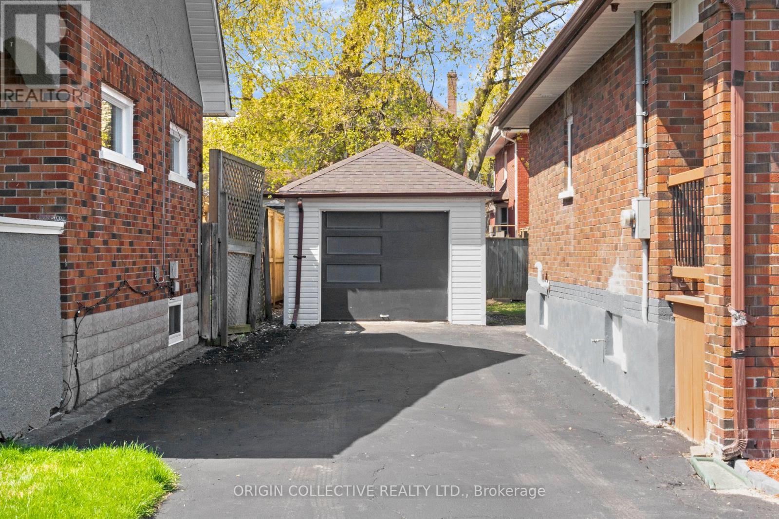 280 Division Street, Oshawa, Ontario  L1G 5M7 - Photo 2 - E13109730
