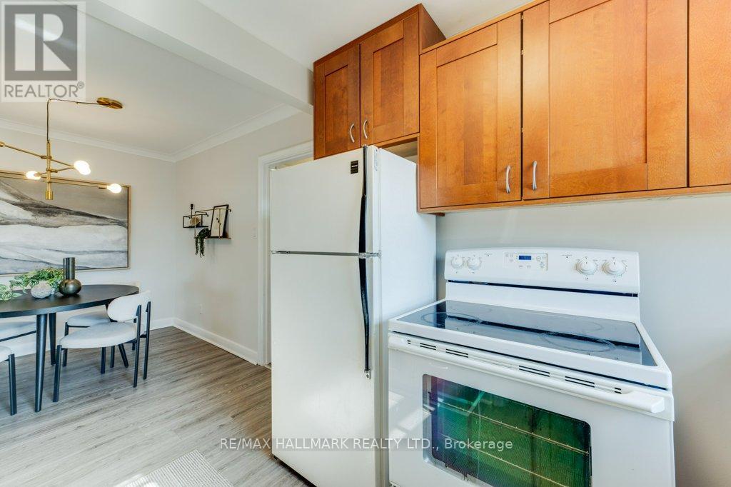 Upper - 225 Woodville Avenue, Toronto, Ontario  M4J 2R4 - Photo 16 - E13109878