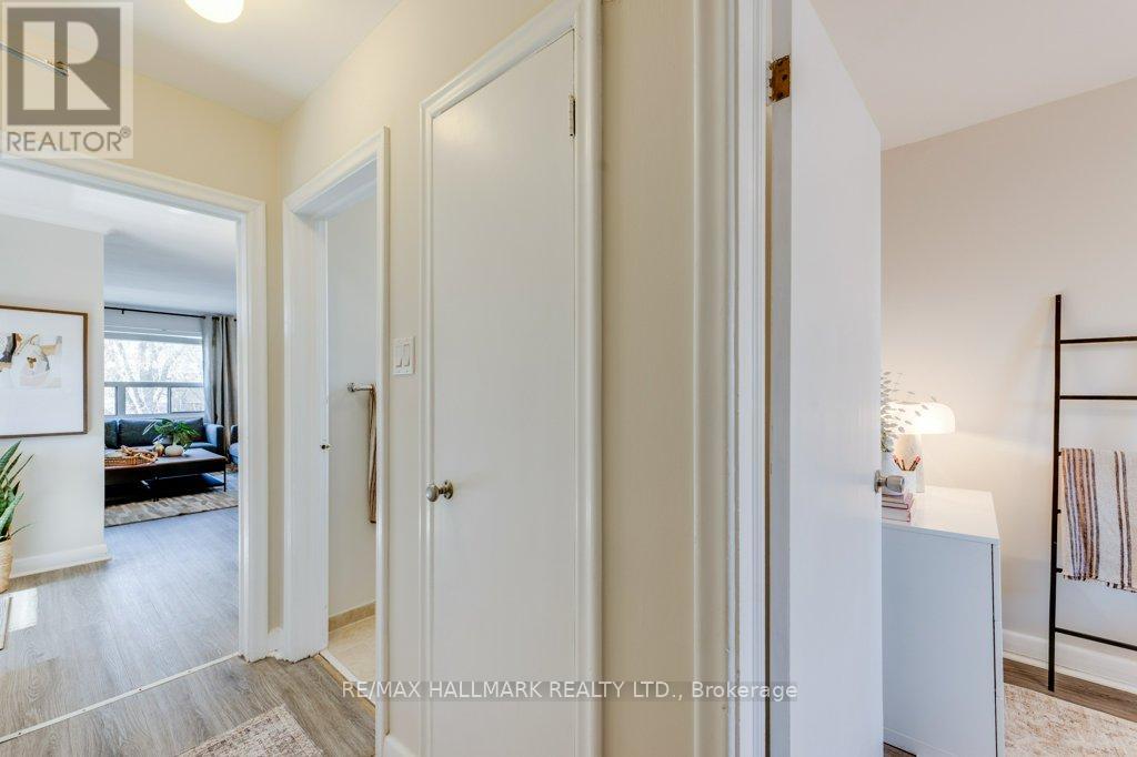 Upper - 225 Woodville Avenue, Toronto, Ontario  M4J 2R4 - Photo 22 - E13109878
