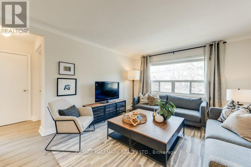 Upper - 225 Woodville Avenue, Toronto, Ontario  M4J 2R4 - Photo 3 - E13109878