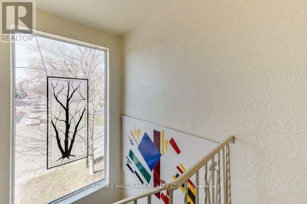 Upper - 225 Woodville Avenue, Toronto, Ontario  M4J 2R4 - Photo 37 - E13109878