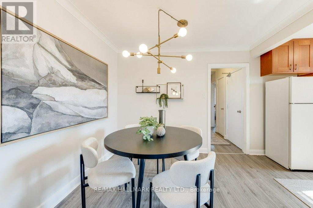 Upper - 225 Woodville Avenue, Toronto, Ontario  M4J 2R4 - Photo 7 - E13109878