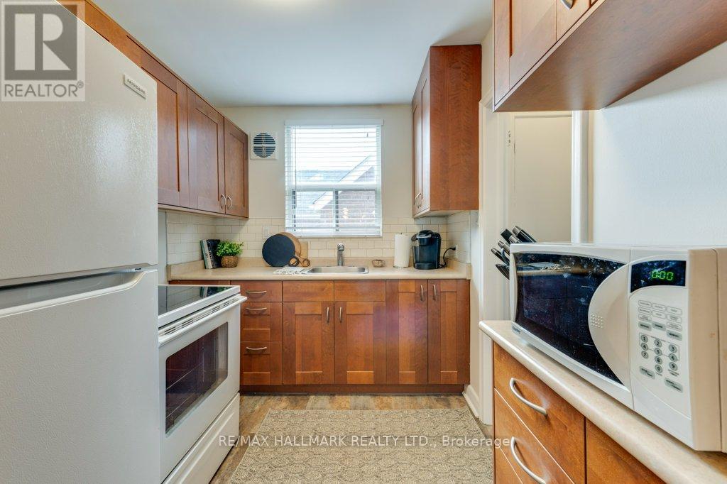 Main - 225 Woodville Avenue, Toronto, Ontario  M4J 2R4 - Photo 13 - E13109918