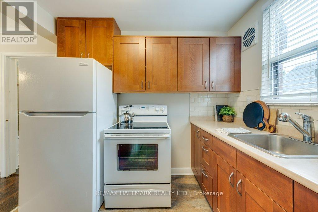 Main - 225 Woodville Avenue, Toronto, Ontario  M4J 2R4 - Photo 14 - E13109918