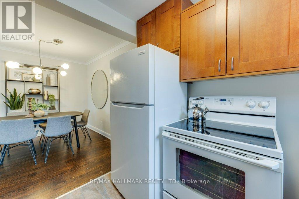 Main - 225 Woodville Avenue, Toronto, Ontario  M4J 2R4 - Photo 15 - E13109918