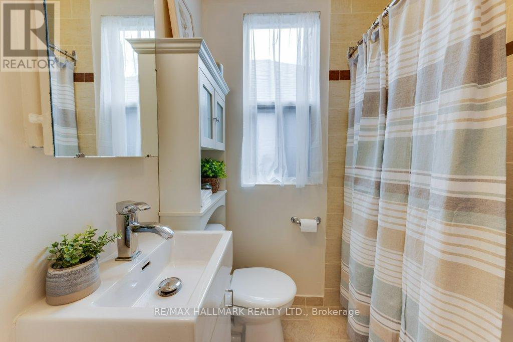 Main - 225 Woodville Avenue, Toronto, Ontario  M4J 2R4 - Photo 20 - E13109918