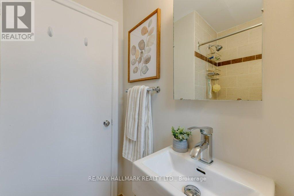 Main - 225 Woodville Avenue, Toronto, Ontario  M4J 2R4 - Photo 22 - E13109918