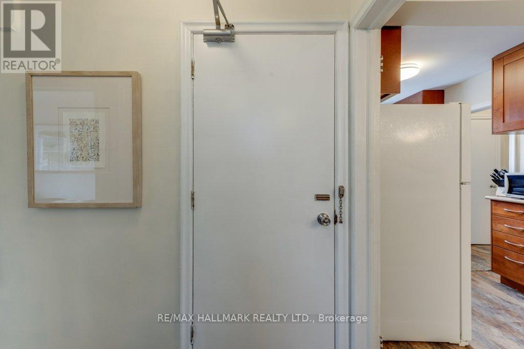 Main - 225 Woodville Avenue, Toronto, Ontario  M4J 2R4 - Photo 35 - E13109918