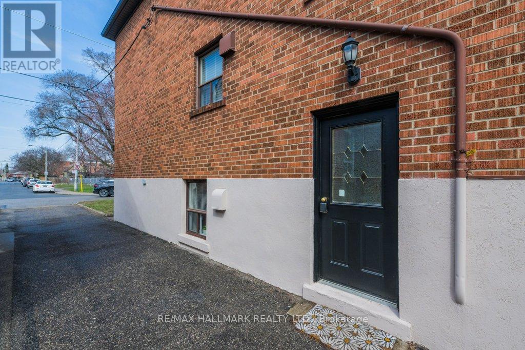 Main - 225 Woodville Avenue, Toronto, Ontario  M4J 2R4 - Photo 39 - E13109918