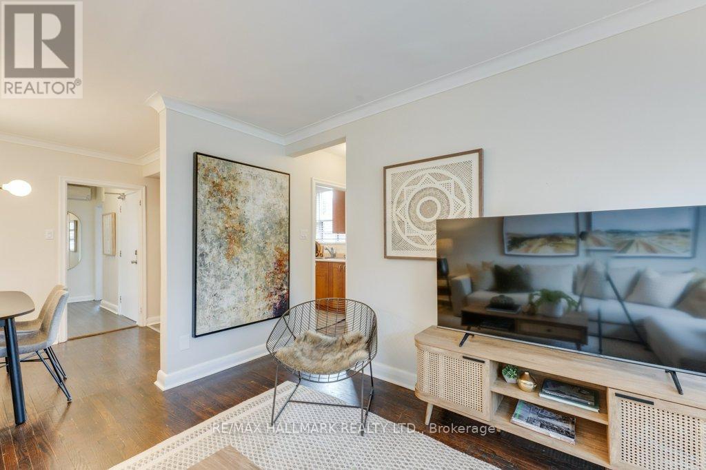 Main - 225 Woodville Avenue, Toronto, Ontario  M4J 2R4 - Photo 6 - E13109918