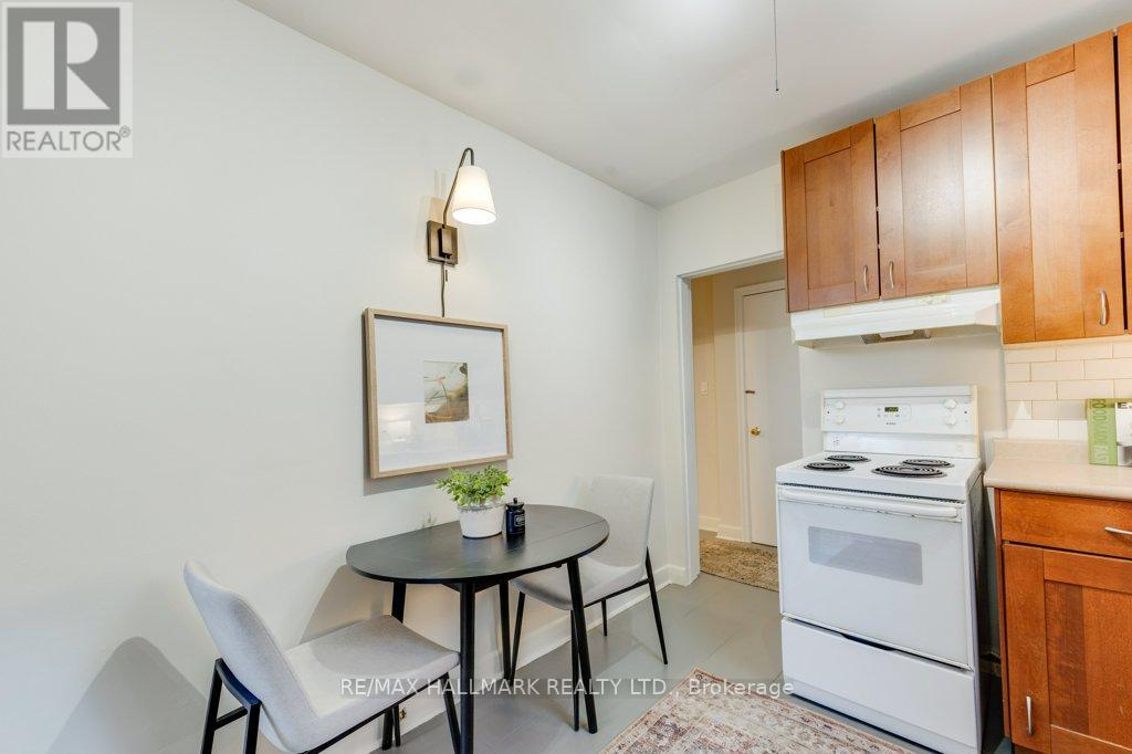 Lower - 225 Woodville Avenue, Toronto, Ontario  M4J 2R4 - Photo 10 - E13109946