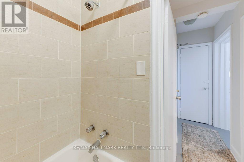 Lower - 225 Woodville Avenue, Toronto, Ontario  M4J 2R4 - Photo 18 - E13109946