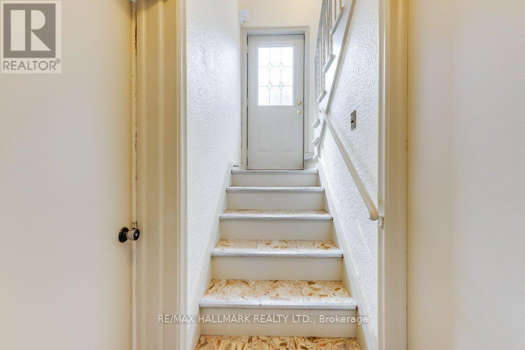 Lower - 225 Woodville Avenue, Toronto, Ontario  M4J 2R4 - Photo 25 - E13109946