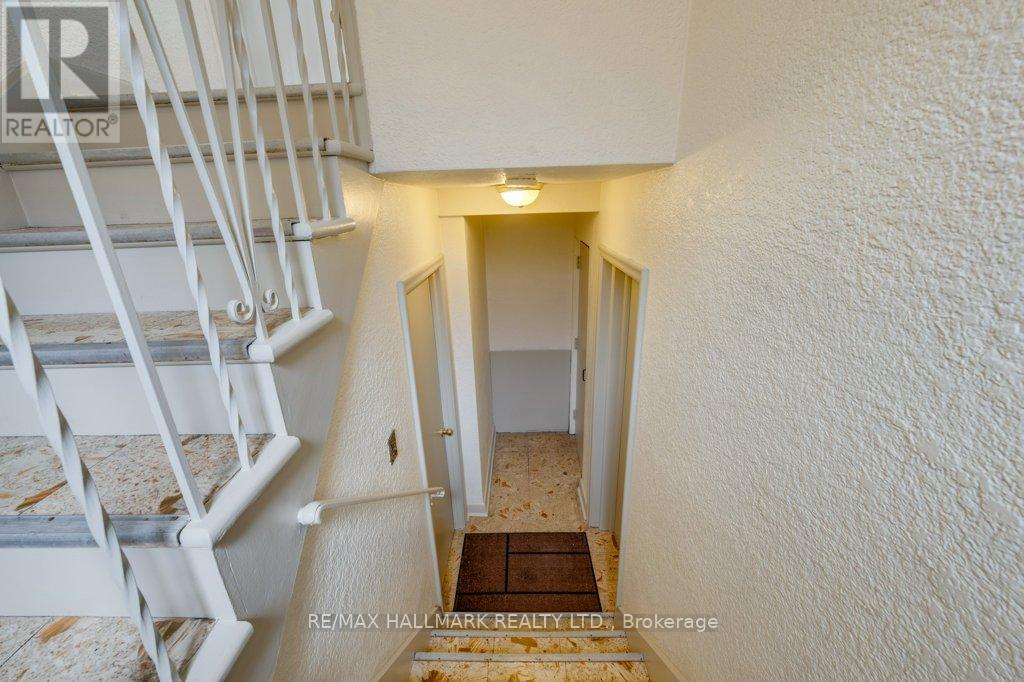 Lower - 225 Woodville Avenue, Toronto, Ontario  M4J 2R4 - Photo 27 - E13109946