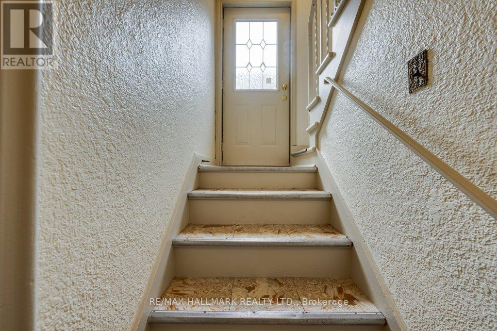 Lower - 225 Woodville Avenue, Toronto, Ontario  M4J 2R4 - Photo 29 - E13109946