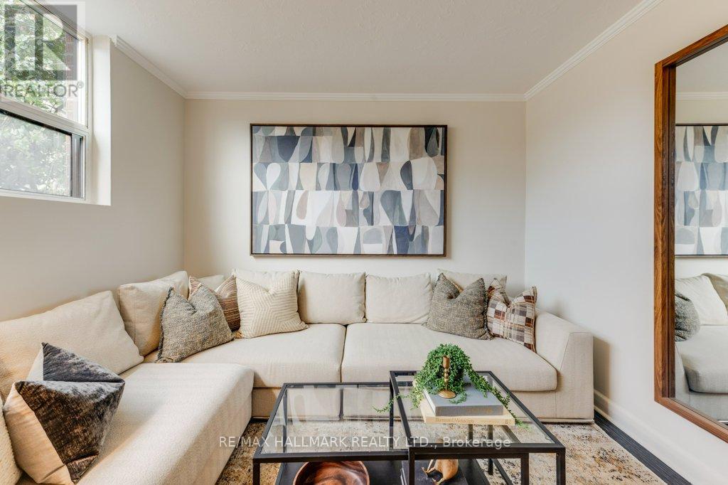 Lower - 225 Woodville Avenue, Toronto, Ontario  M4J 2R4 - Photo 3 - E13109946