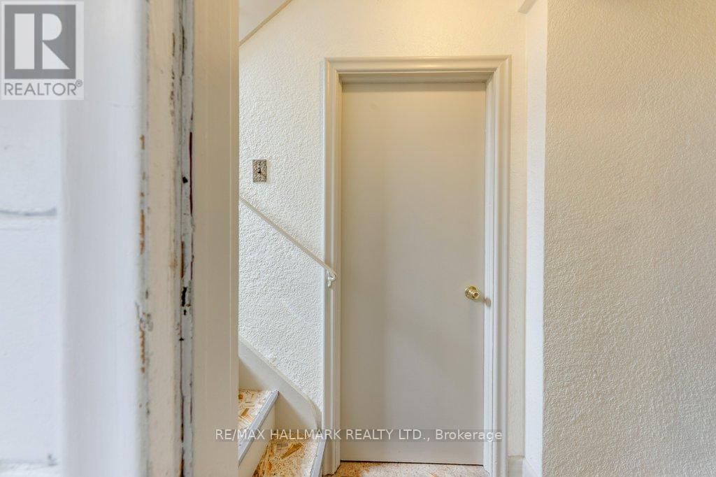 Lower - 225 Woodville Avenue, Toronto, Ontario  M4J 2R4 - Photo 30 - E13109946