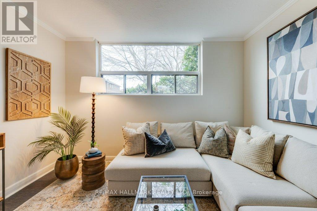 Lower - 225 Woodville Avenue, Toronto, Ontario  M4J 2R4 - Photo 5 - E13109946