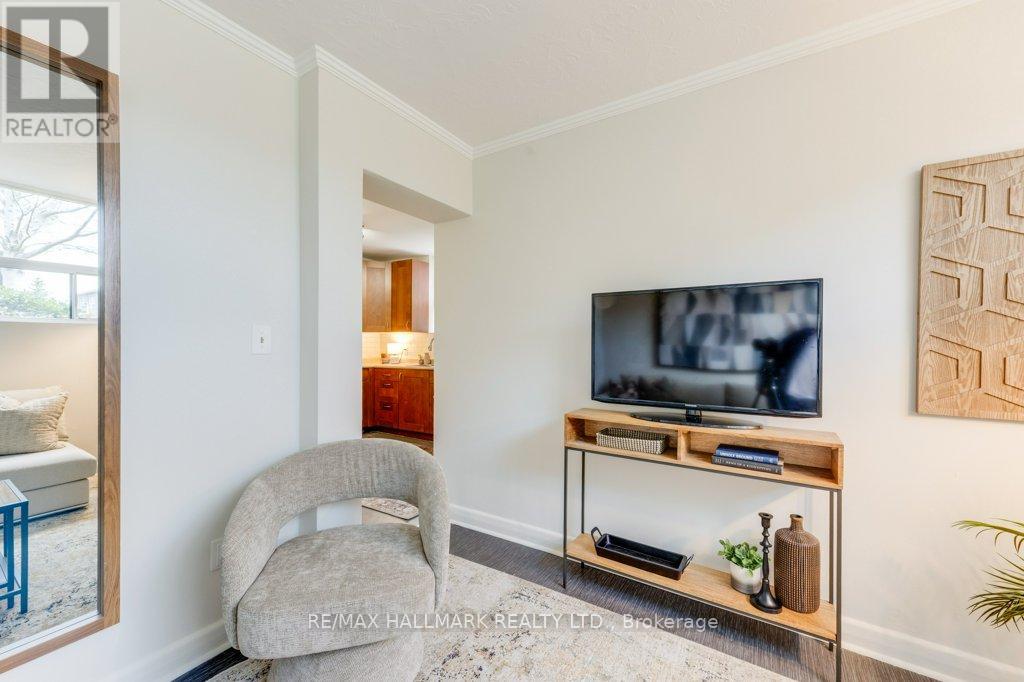 Lower - 225 Woodville Avenue, Toronto, Ontario  M4J 2R4 - Photo 6 - E13109946