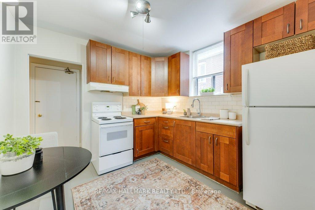 Lower - 225 Woodville Avenue, Toronto, Ontario  M4J 2R4 - Photo 7 - E13109946