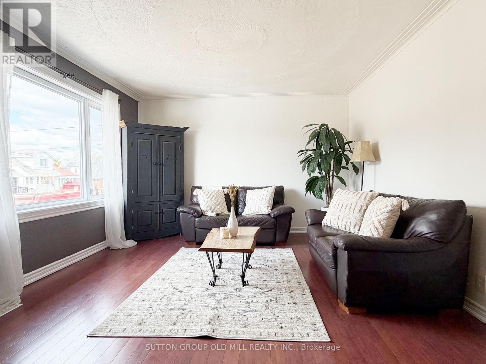 33 Mystic Avenue, Toronto, Ontario  M1L 4G8 - Photo 2 - E13109988