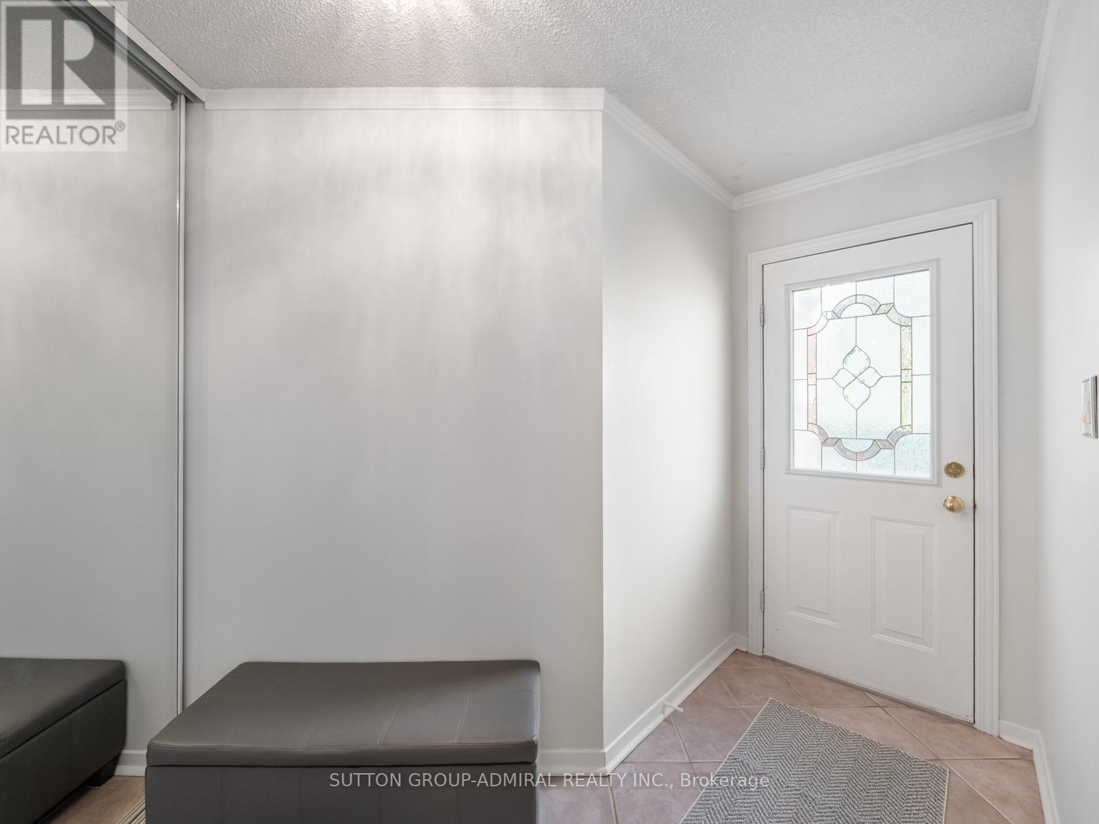 120 Glenmanor Way, Vaughan, Ontario  L4J 3E5 - Photo 3 - N13109780