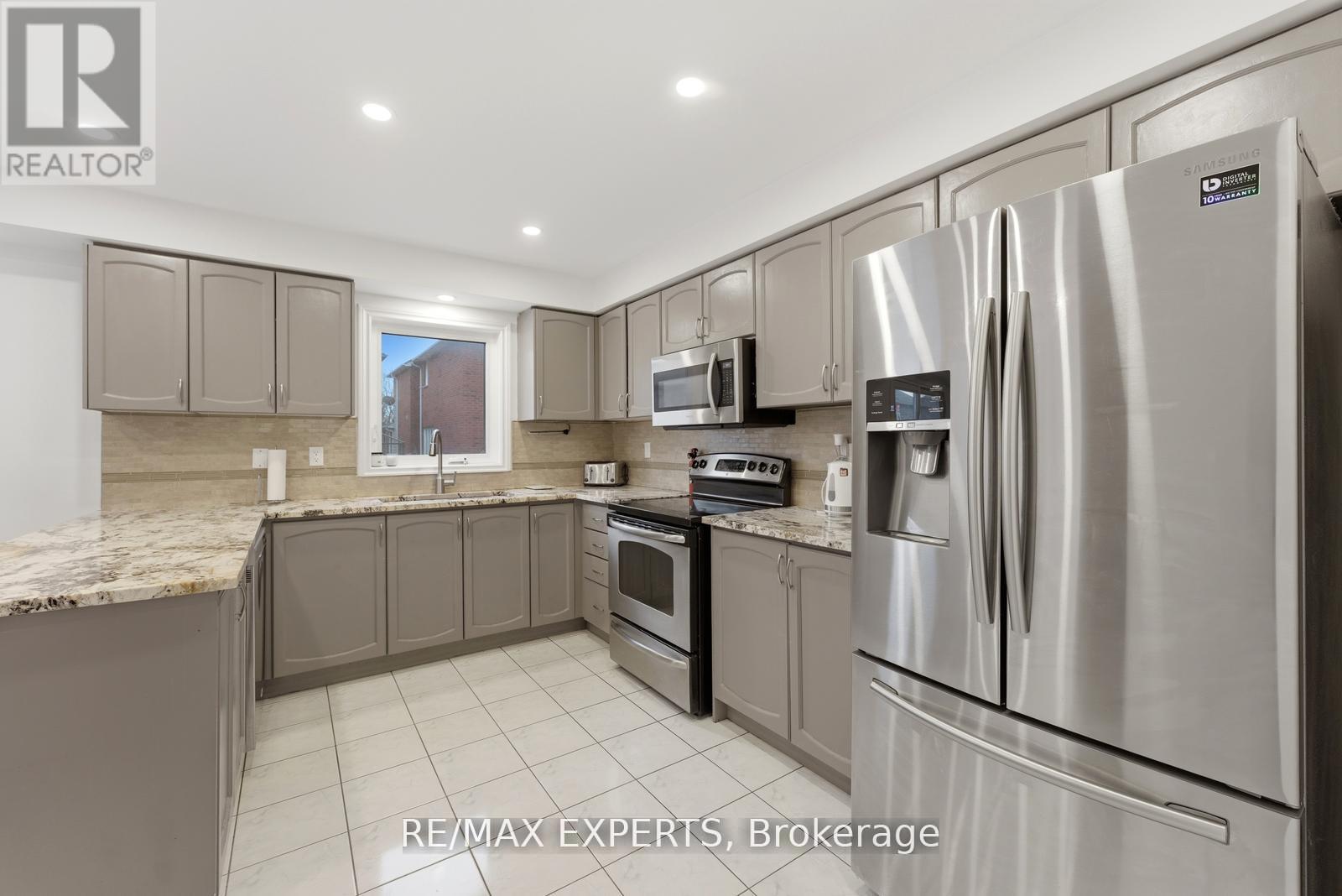 22 Wedgewood Place, Vaughan, Ontario  L4K 4X7 - Photo 11 - N13109868