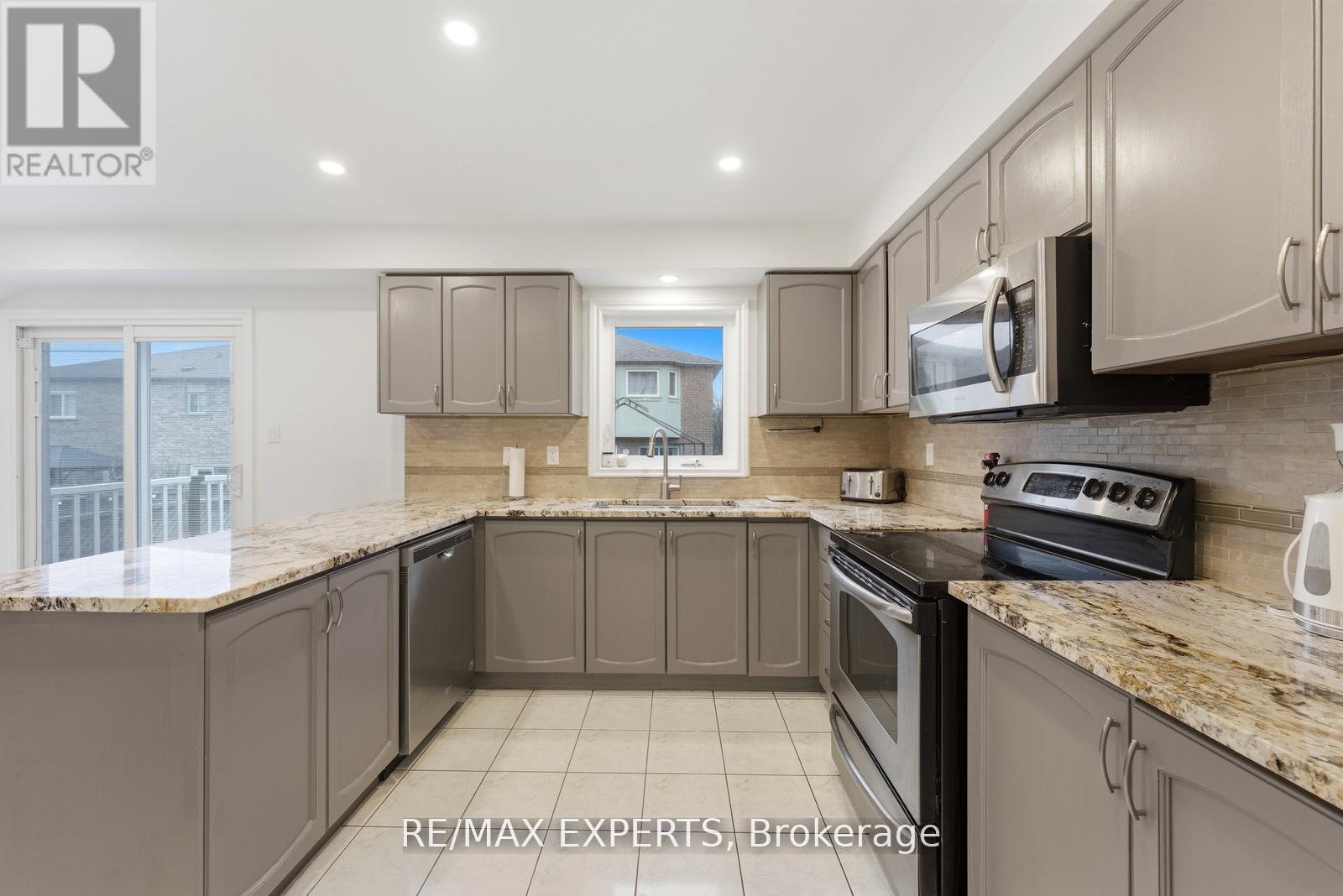 22 Wedgewood Place, Vaughan, Ontario  L4K 4X7 - Photo 12 - N13109868