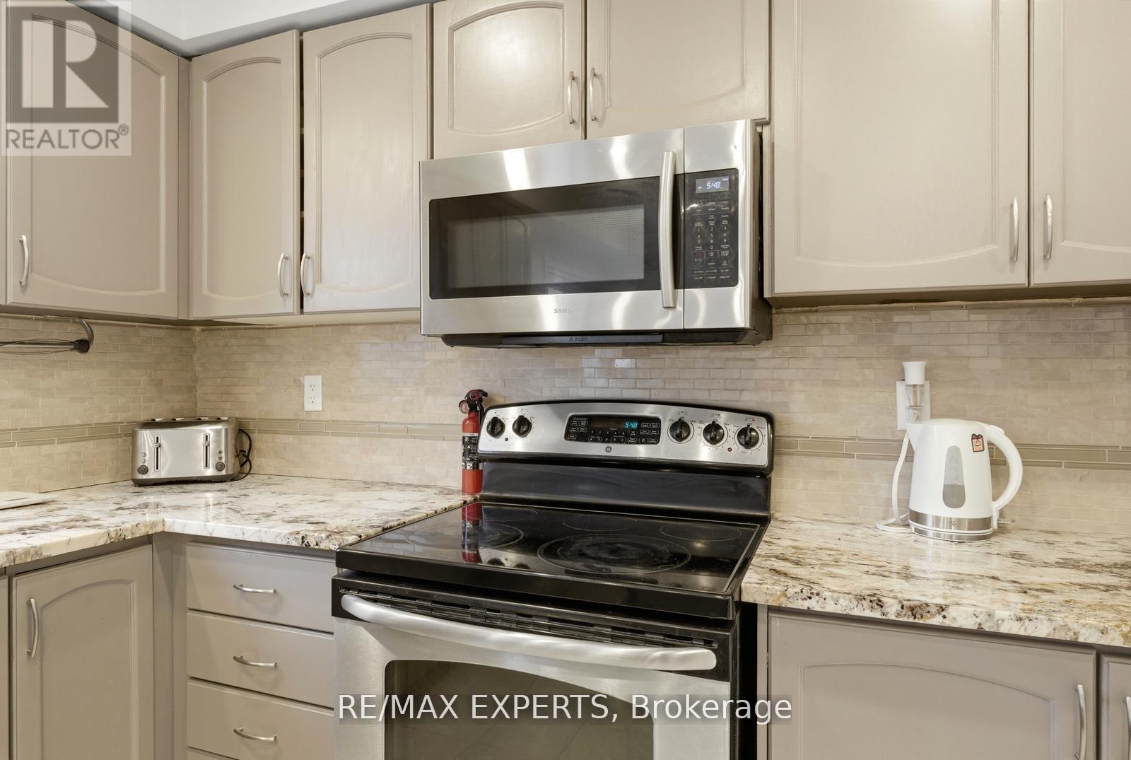 22 Wedgewood Place, Vaughan, Ontario  L4K 4X7 - Photo 15 - N13109868